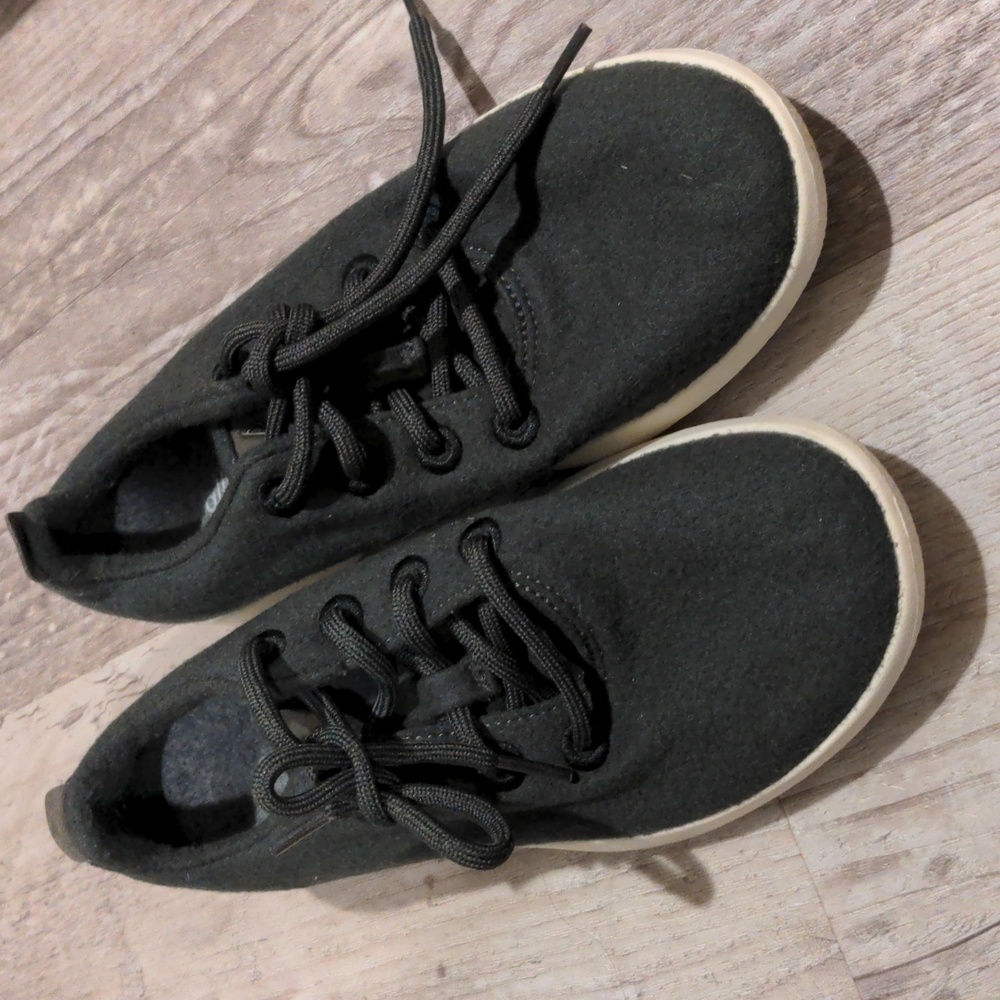 Dark gray wool allbirds size 8
